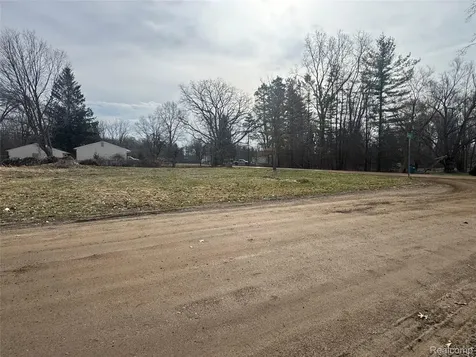 4235 Quick Road Holly Village MI 48442