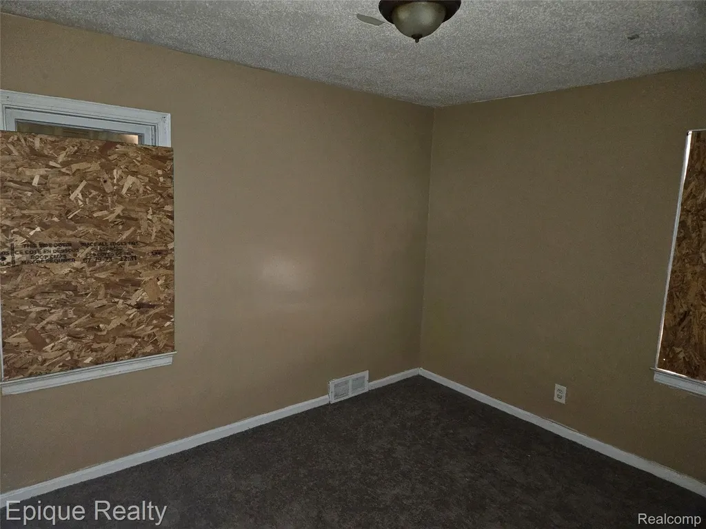 6137 Radnor Street Detroit City MI 48224