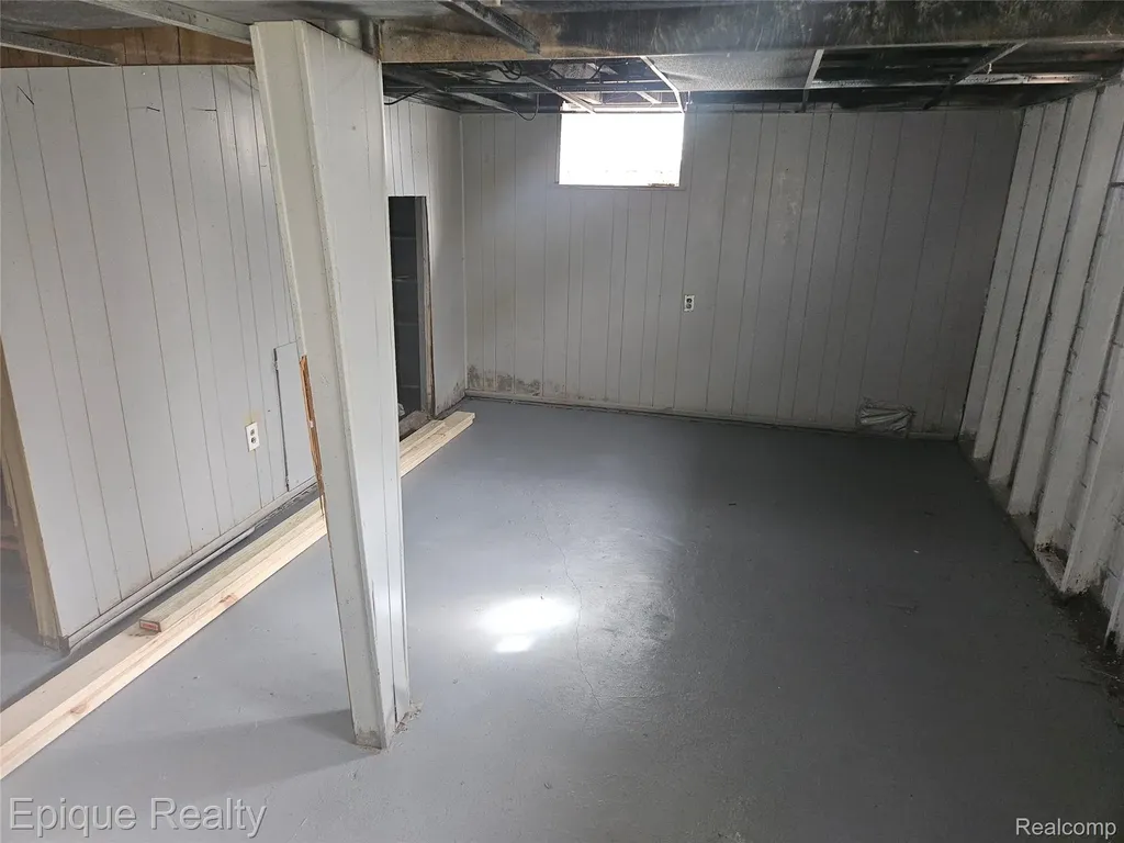 6137 Radnor Street Detroit City MI 48224