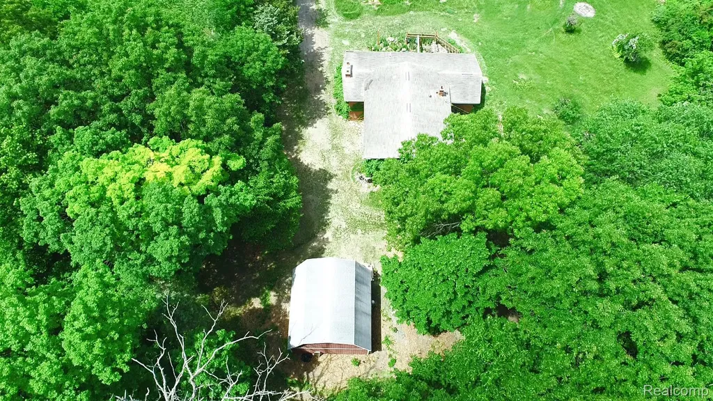 1050 Teggerdine Road White Lake Charter Township MI 48386