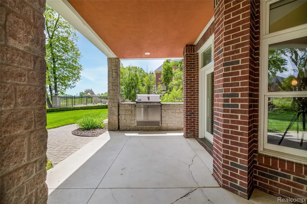 7432 Foxburg Court Independence Charter Township MI 48348