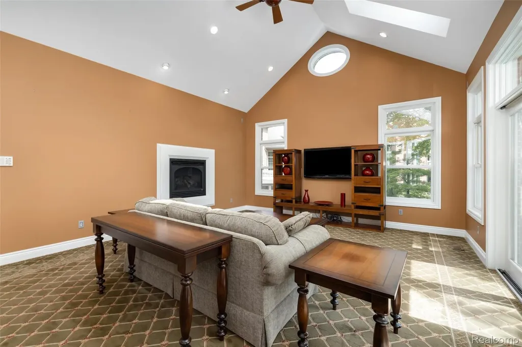 7432 Foxburg Court Independence Charter Township MI 48348