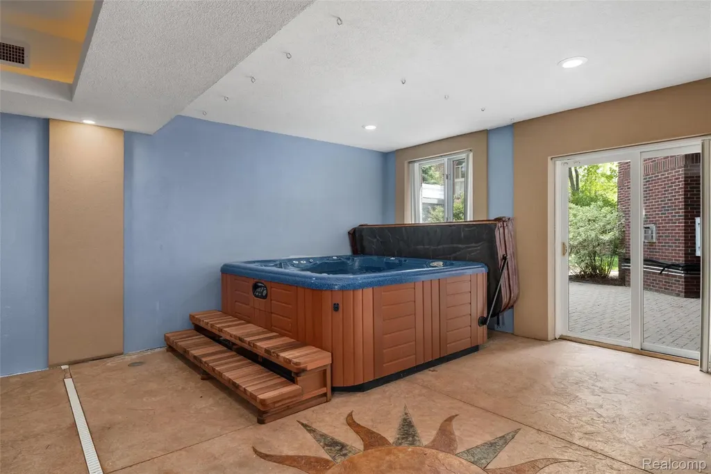 7432 Foxburg Court Independence Charter Township MI 48348