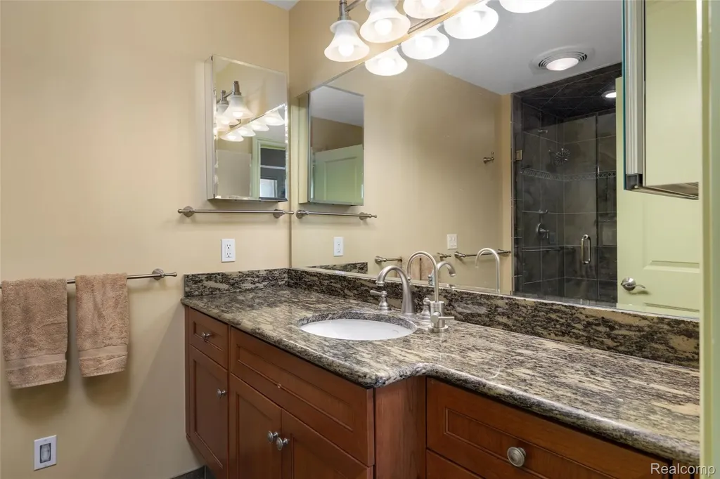 7432 Foxburg Court Independence Charter Township MI 48348