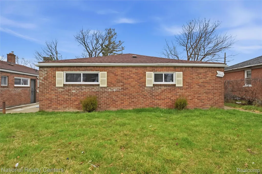 15310 W Chicago Detroit City MI 48228