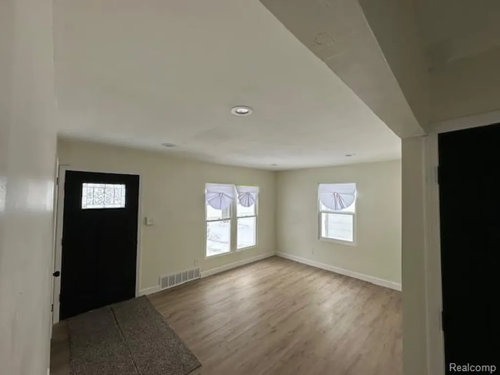 19345 Archdale Street Detroit City MI 48235