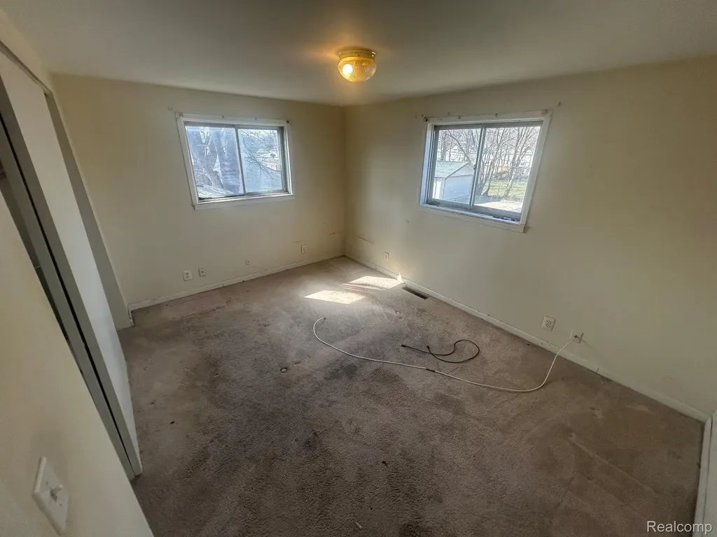 25651 Mcdonald Street Dearborn Heights City MI 48125