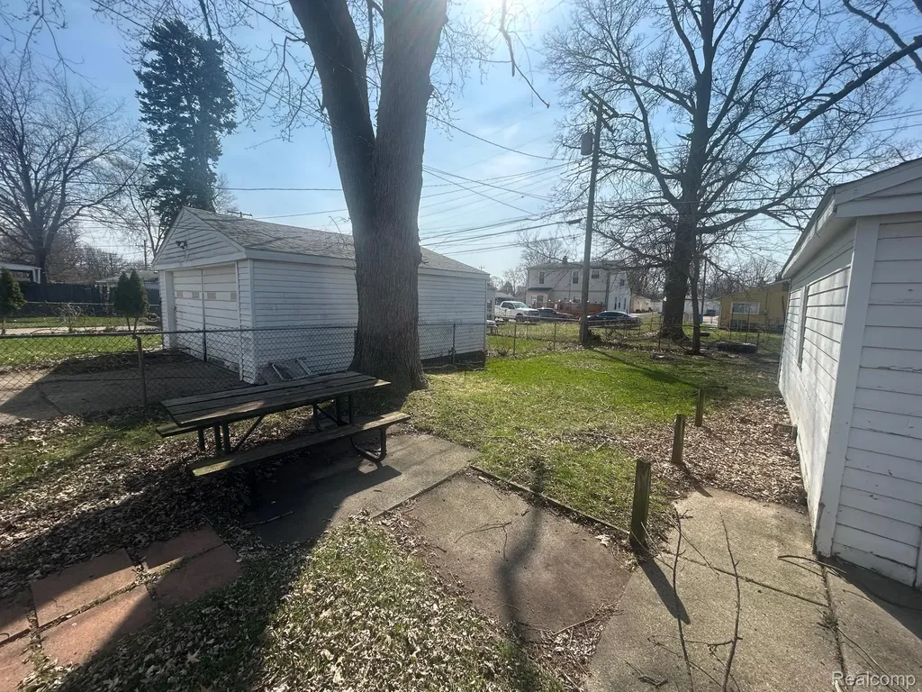 25651 Mcdonald Street Dearborn Heights City MI 48125