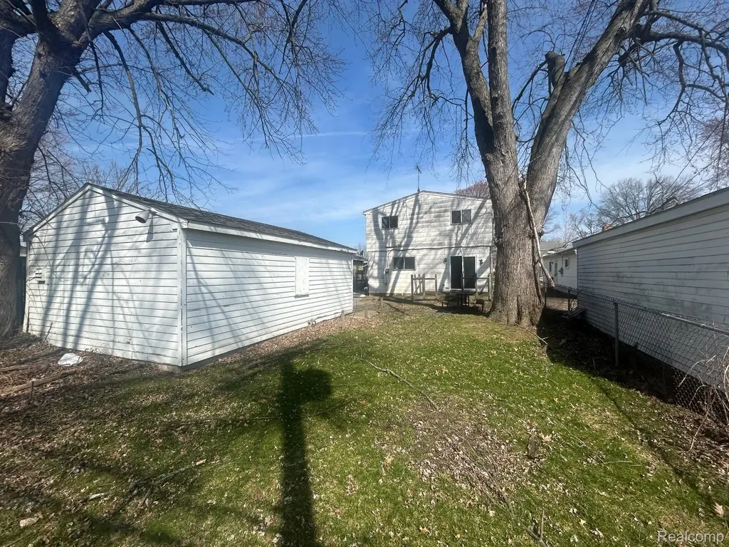 25651 Mcdonald Street Dearborn Heights City MI 48125