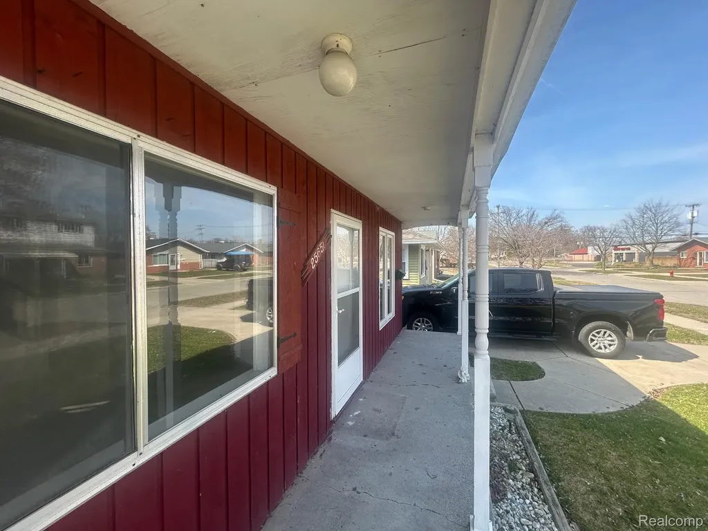 25651 Mcdonald Street Dearborn Heights City MI 48125