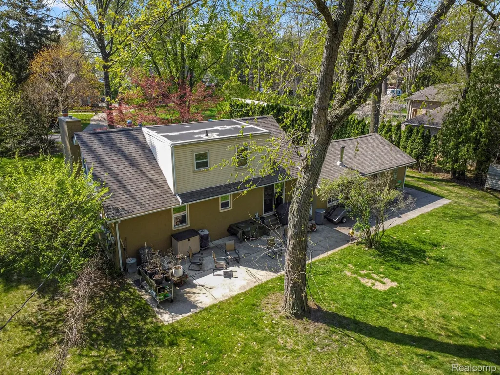 214 N Evangeline Street Dearborn Heights City MI 48127