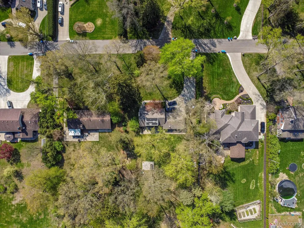 214 N Evangeline Street Dearborn Heights City MI 48127