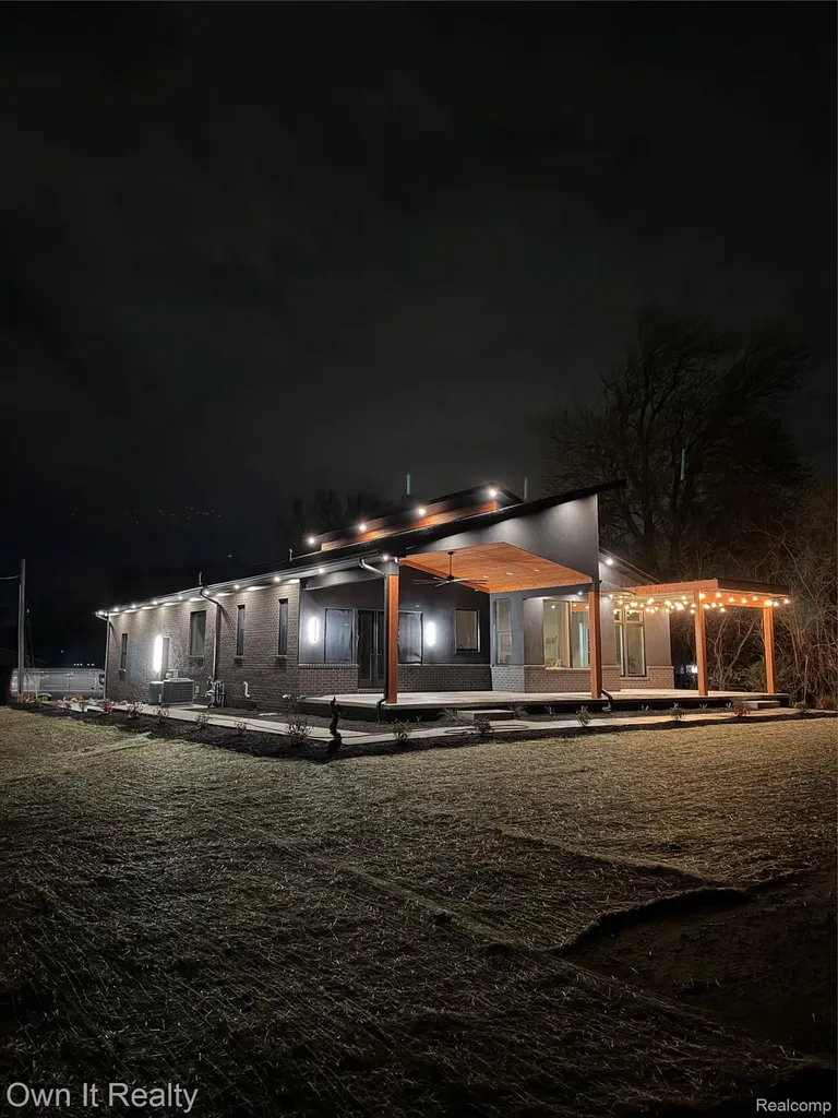 2020 Edgewater Street Frenchtown Township MI 48162
