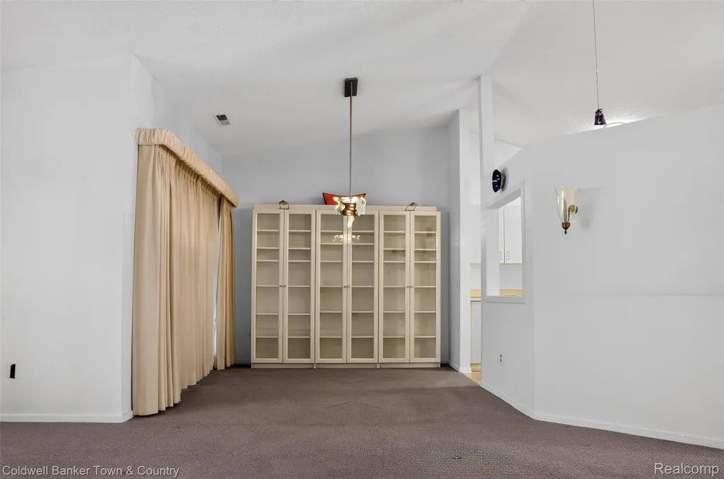 6689 Ridgefield Circle West Bloomfield Charter Township MI 48322