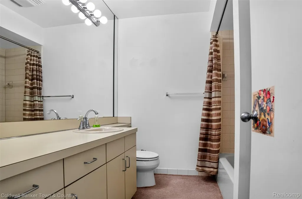 6689 Ridgefield Circle West Bloomfield Charter Township MI 48322