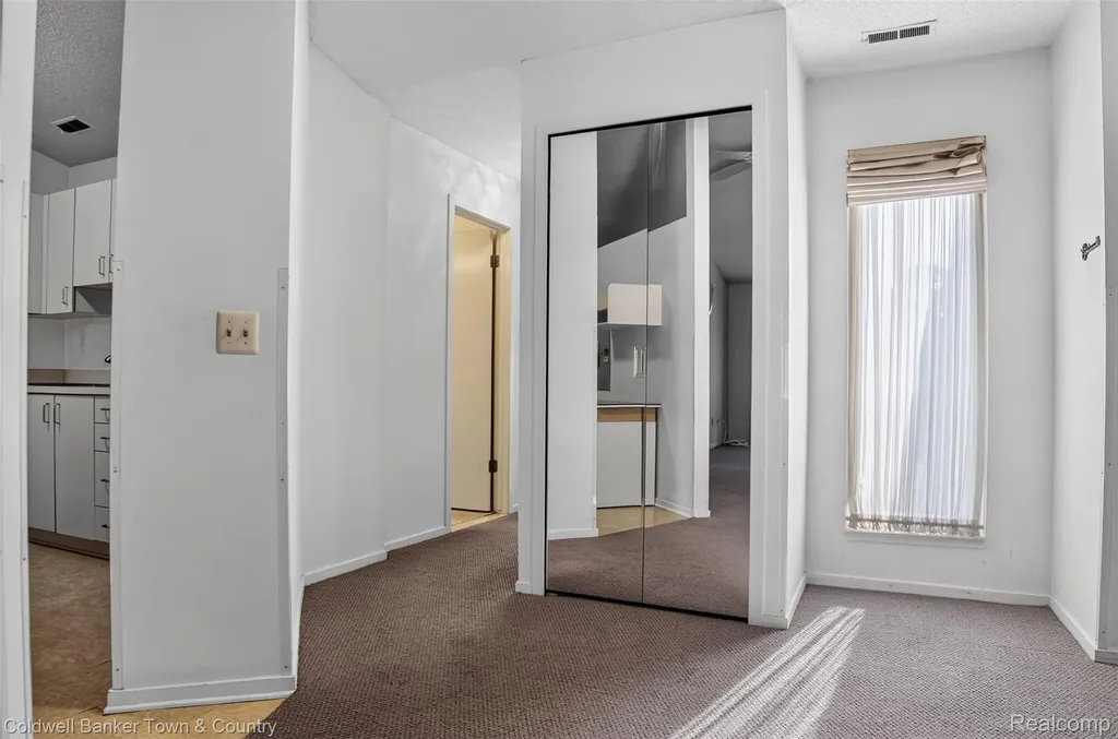 6689 Ridgefield Circle West Bloomfield Charter Township MI 48322