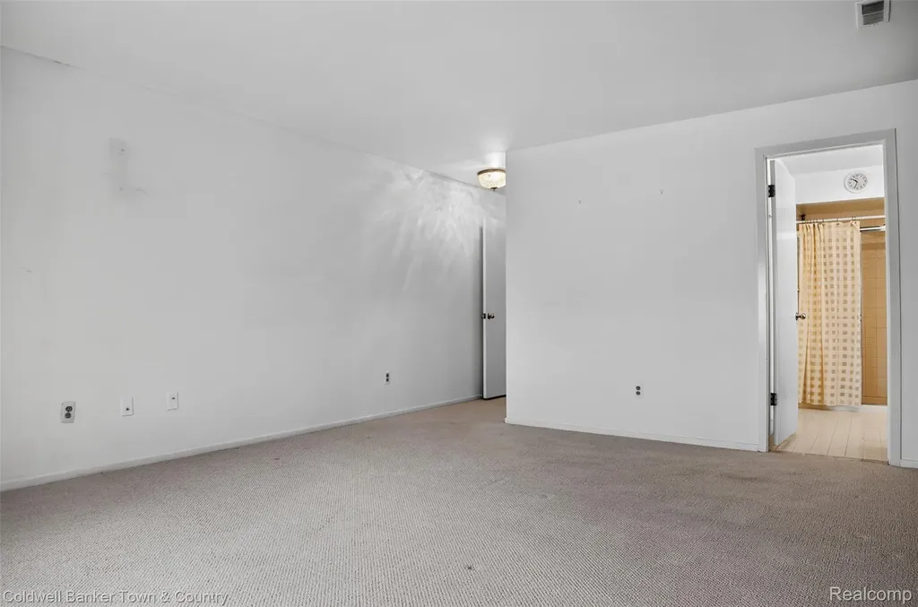 6689 Ridgefield Circle West Bloomfield Charter Township MI 48322