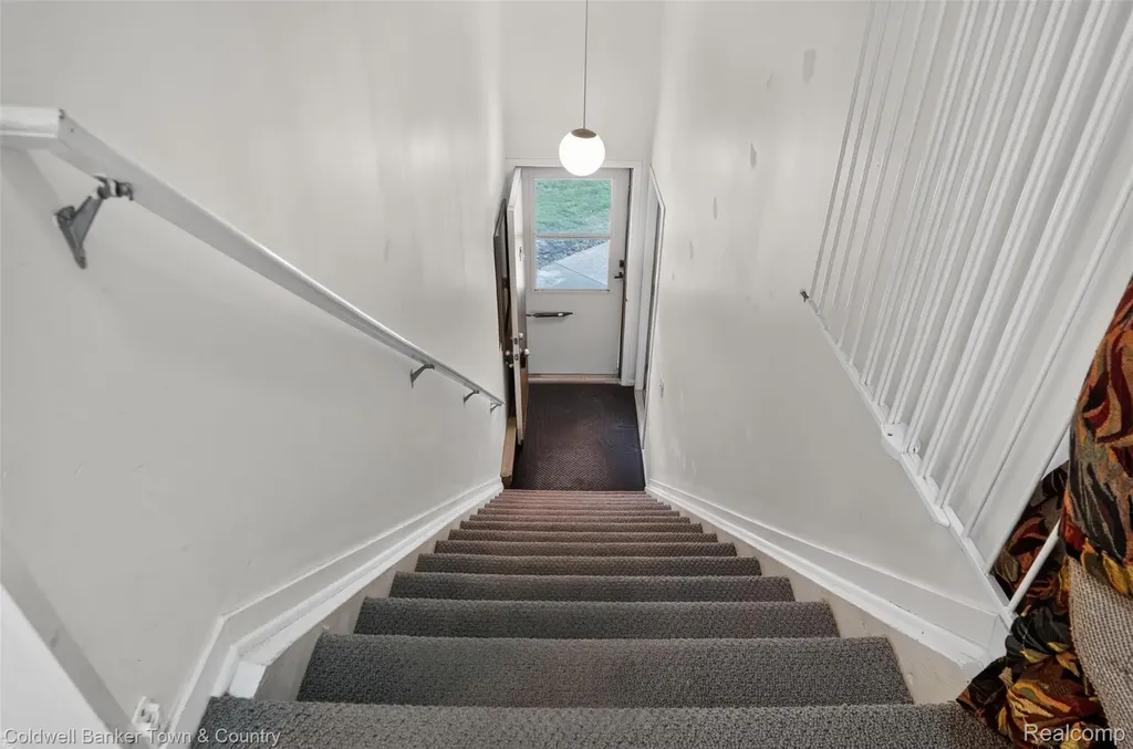 6689 Ridgefield Circle West Bloomfield Charter Township MI 48322