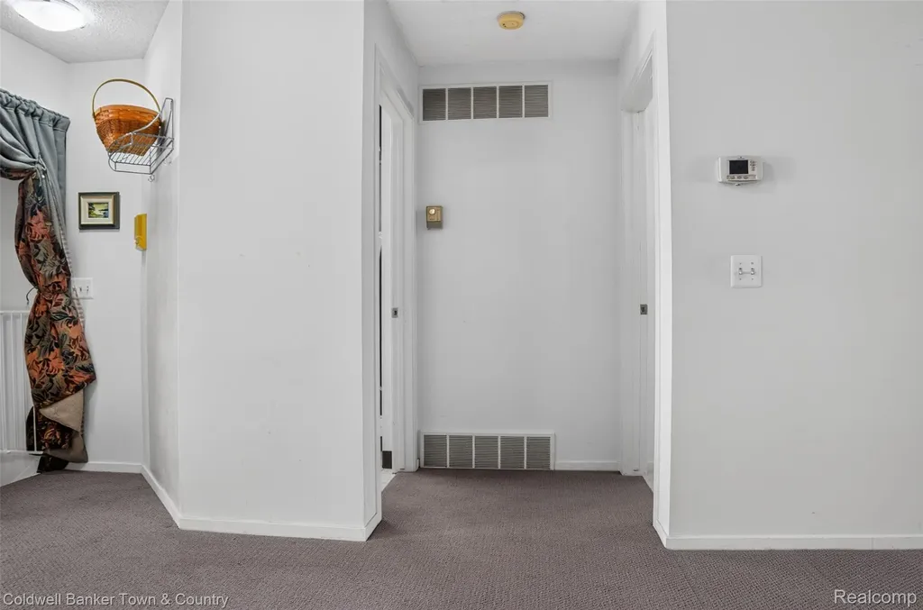 6689 Ridgefield Circle West Bloomfield Charter Township MI 48322