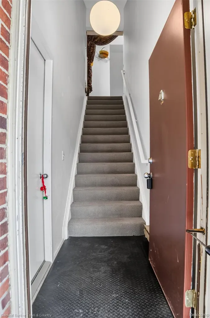 6689 Ridgefield Circle West Bloomfield Charter Township MI 48322