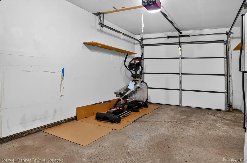 6689 Ridgefield Circle West Bloomfield Charter Township MI 48322