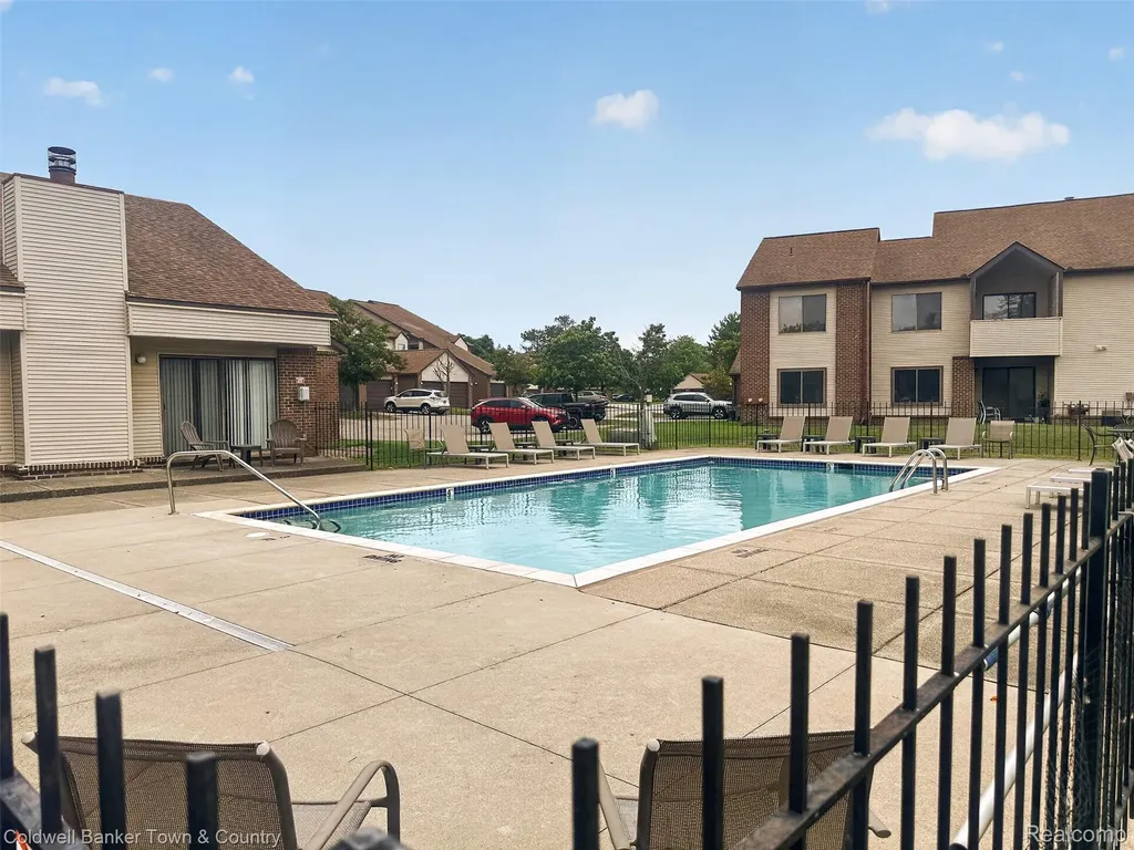 6689 Ridgefield Circle West Bloomfield Charter Township MI 48322