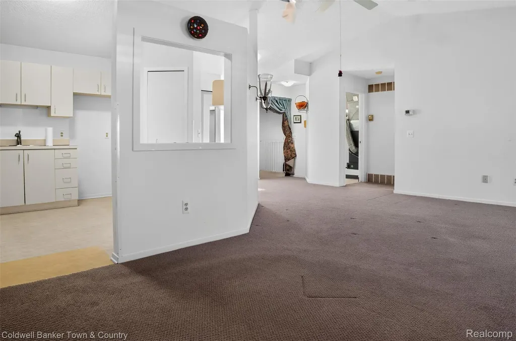 6689 Ridgefield Circle West Bloomfield Charter Township MI 48322