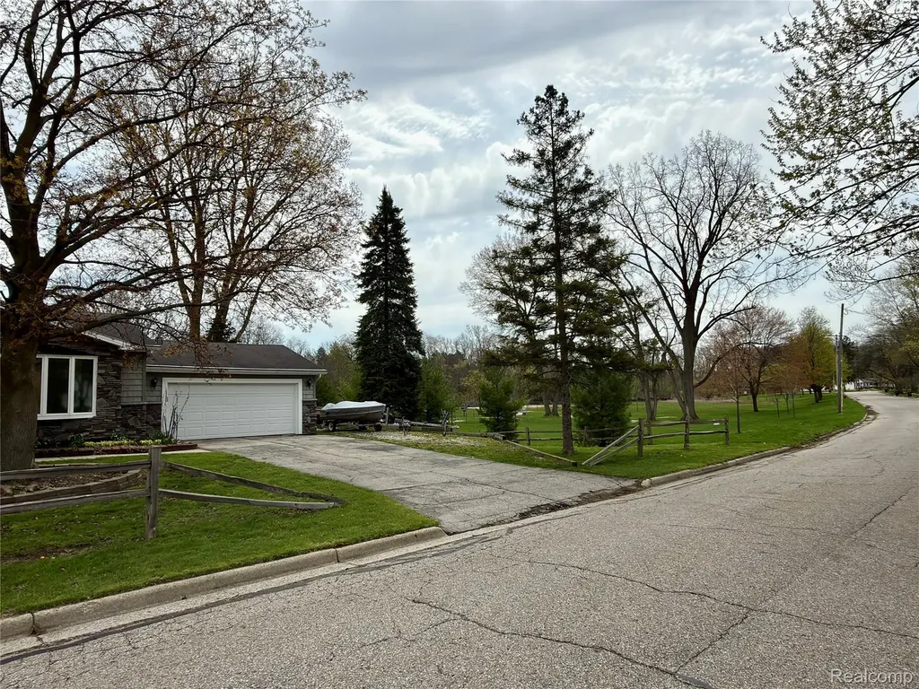 5934 Montebello Avenue Meridian Charter Township MI 48840