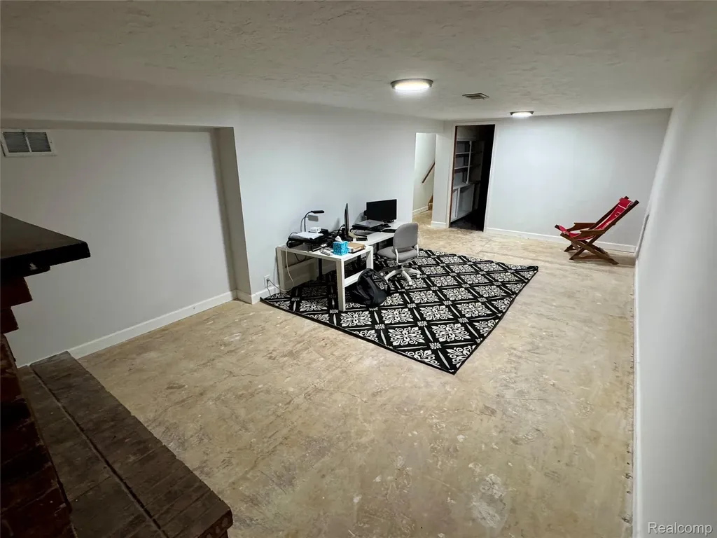 5934 Montebello Avenue Meridian Charter Township MI 48840