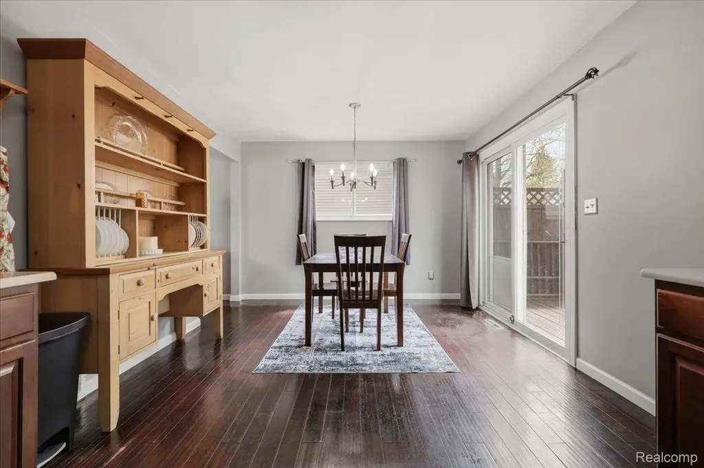 2735 N Williams Lake Road Waterford Charter Township MI 48329