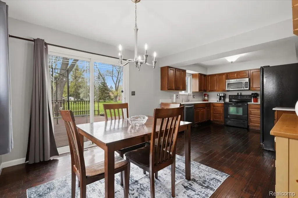 2735 N Williams Lake Road Waterford Charter Township MI 48329