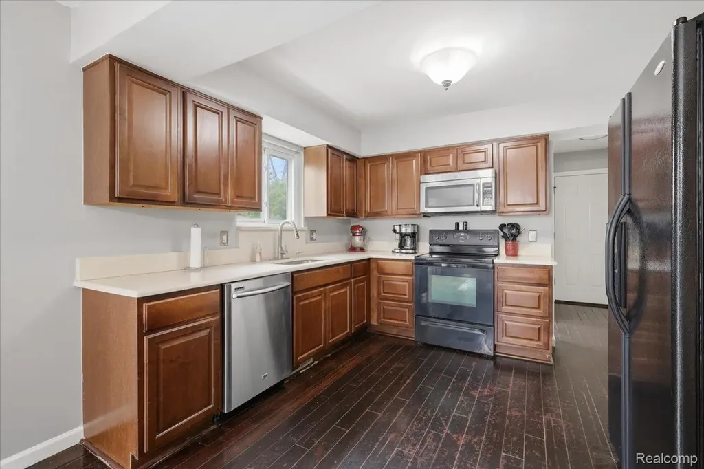 2735 N Williams Lake Road Waterford Charter Township MI 48329
