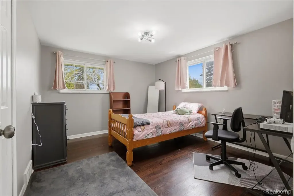 2735 N Williams Lake Road Waterford Charter Township MI 48329