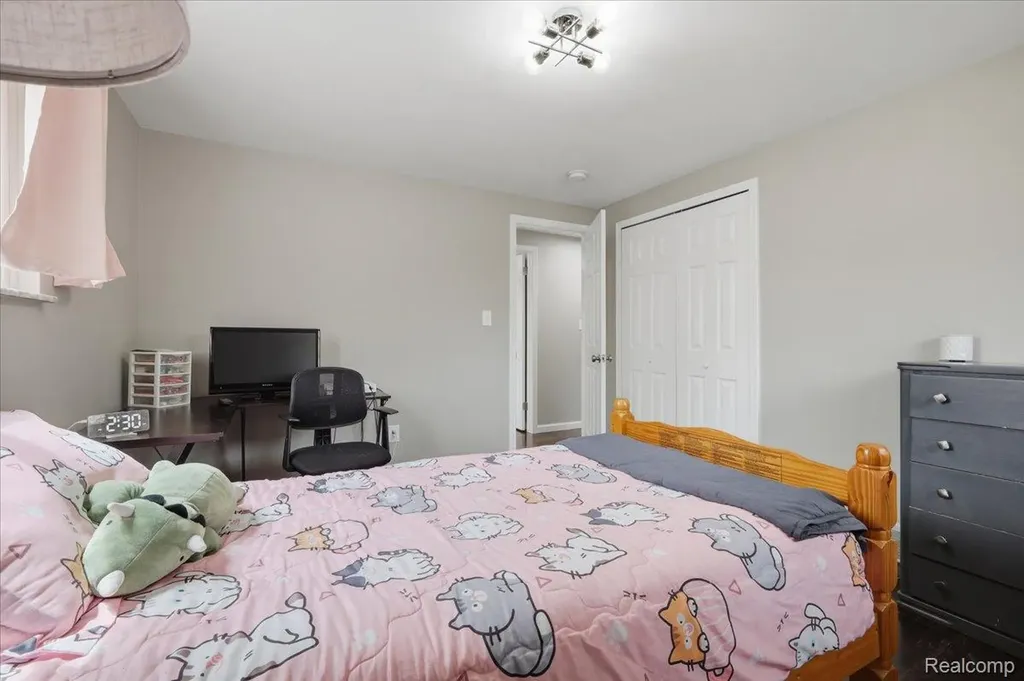 2735 N Williams Lake Road Waterford Charter Township MI 48329