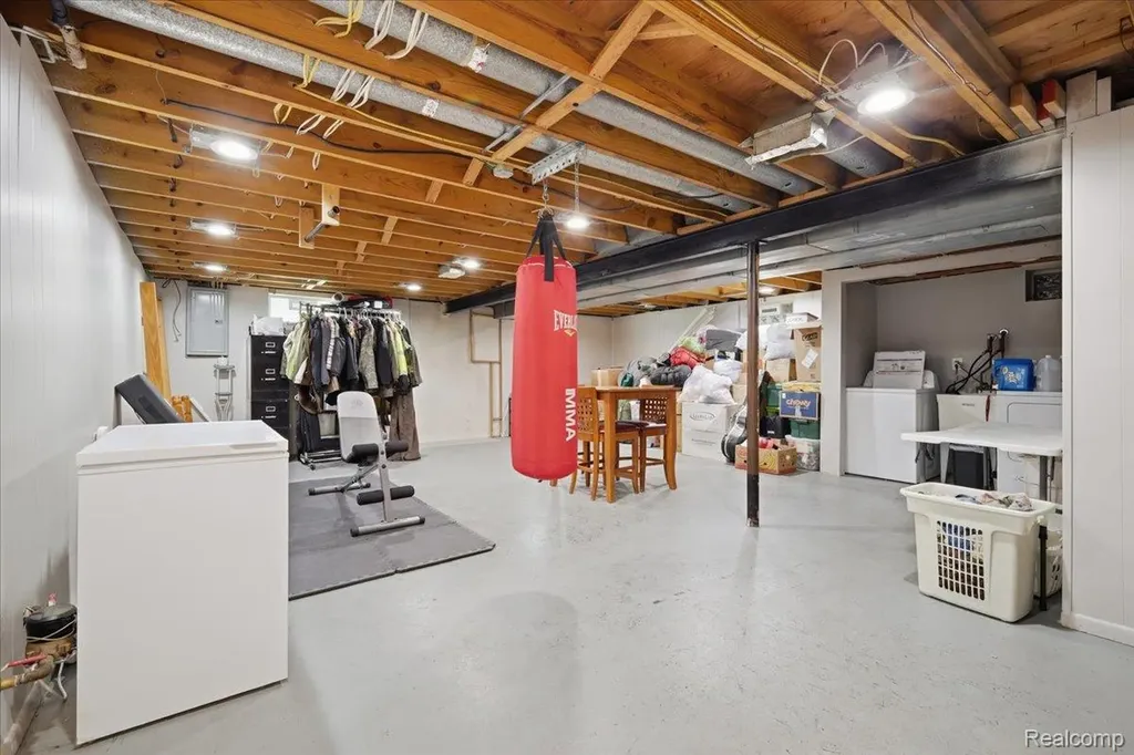 2735 N Williams Lake Road Waterford Charter Township MI 48329