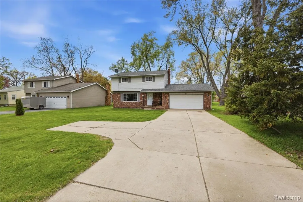 2735 N Williams Lake Road Waterford Charter Township MI 48329