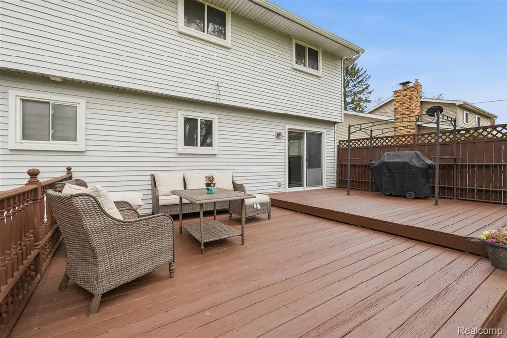 2735 N Williams Lake Road Waterford Charter Township MI 48329