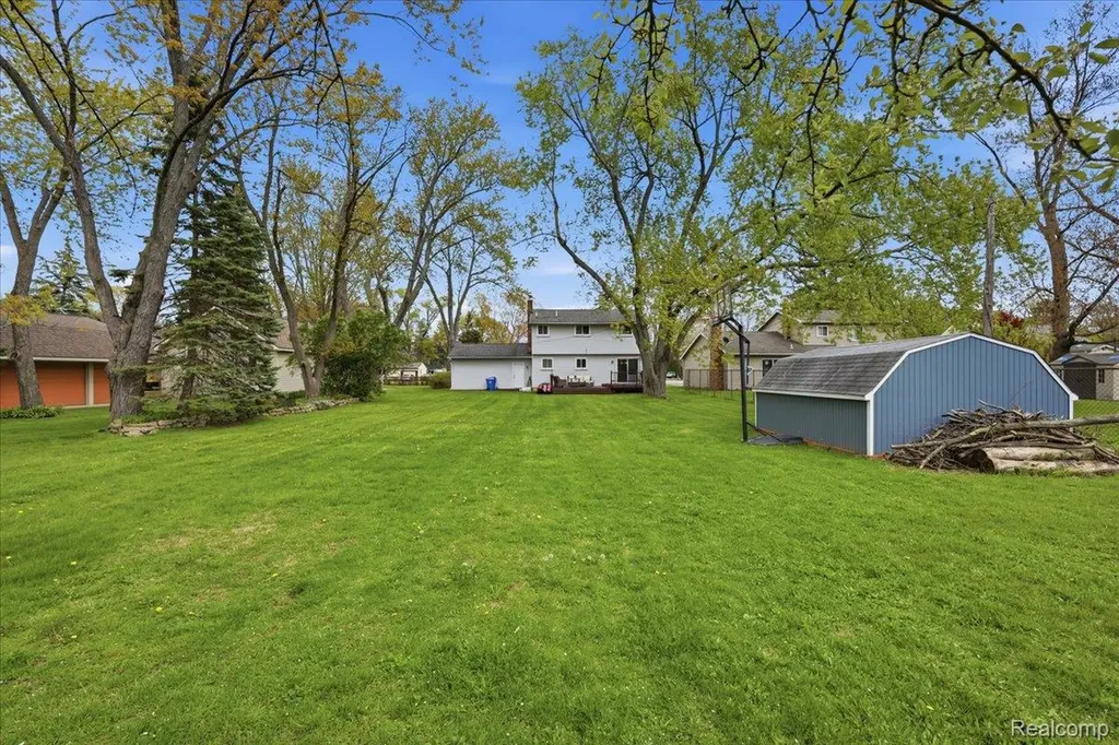 2735 N Williams Lake Road Waterford Charter Township MI 48329