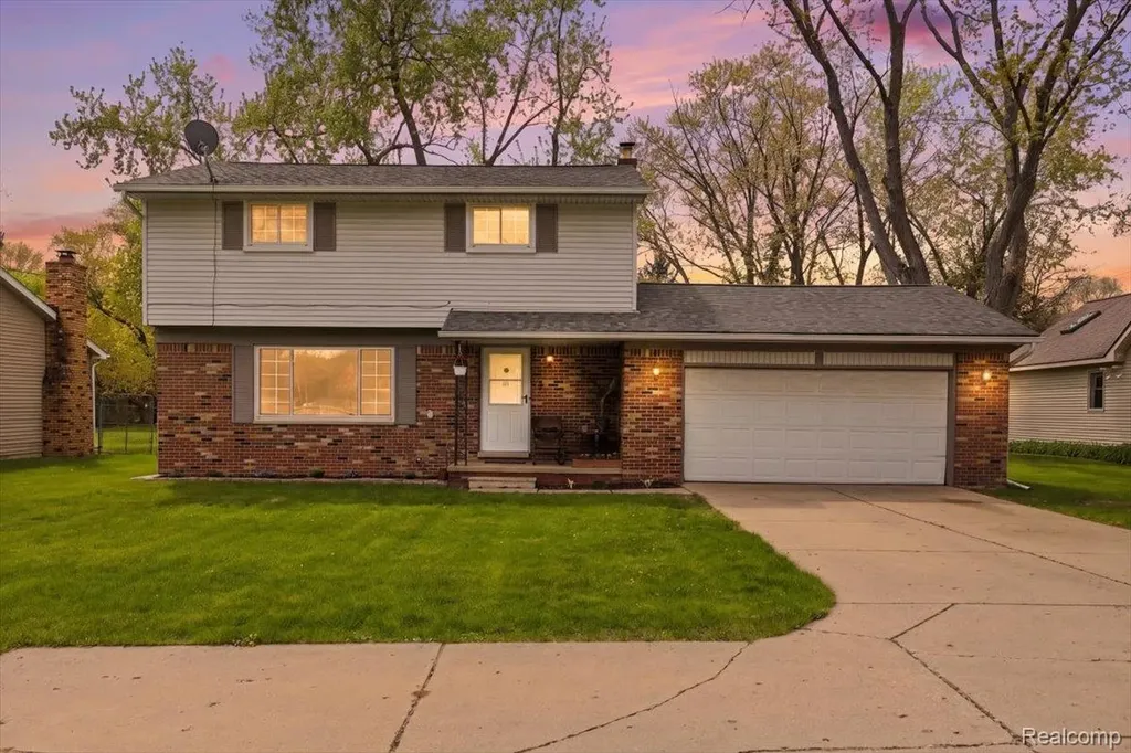 2735 N Williams Lake Road Waterford Charter Township MI 48329