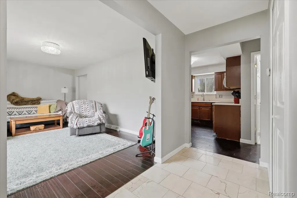 2735 N Williams Lake Road Waterford Charter Township MI 48329