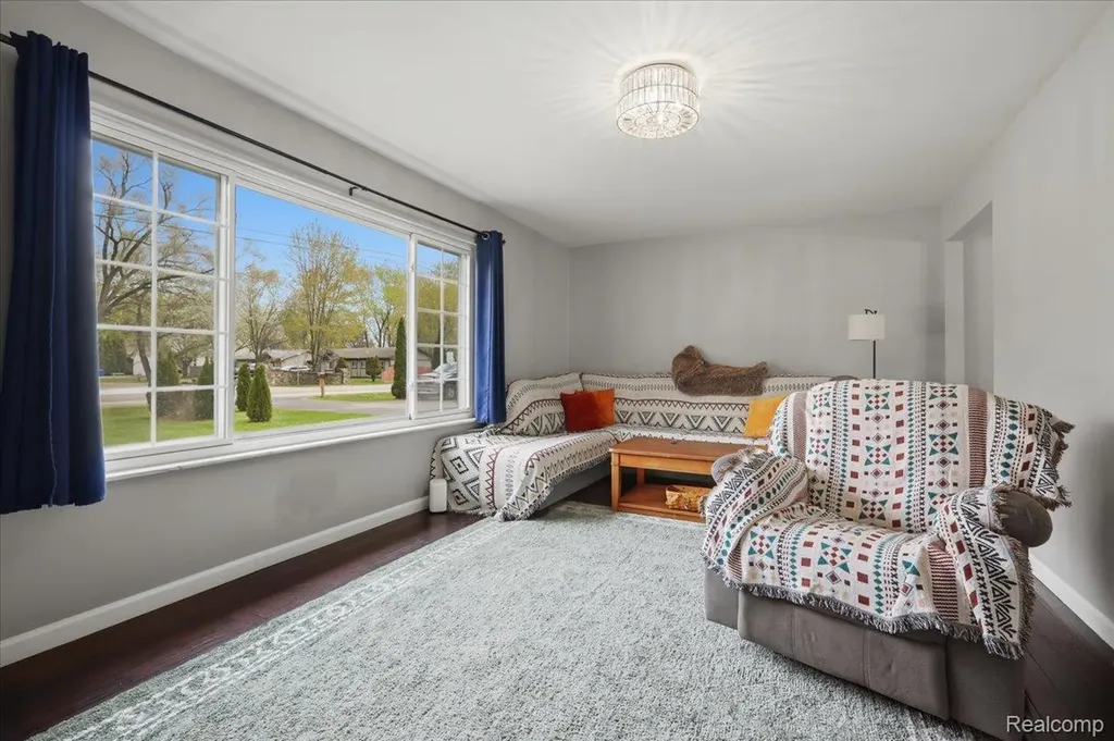 2735 N Williams Lake Road Waterford Charter Township MI 48329