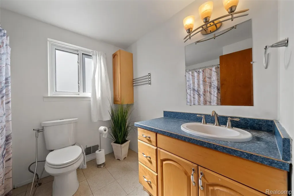 8083 Coventry Street Westland City MI 48185