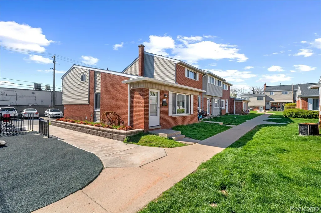 8083 Coventry Street Westland City MI 48185