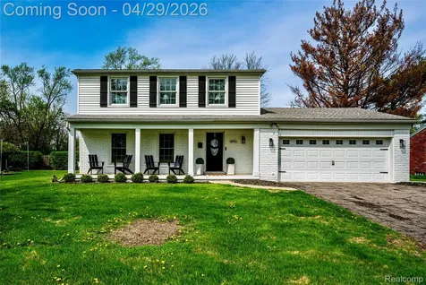 16956 Lauderdale Avenue Beverly Hills Village MI 48025
