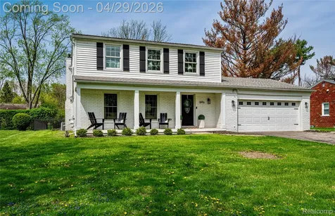 16956 Lauderdale Avenue Beverly Hills Village MI 48025