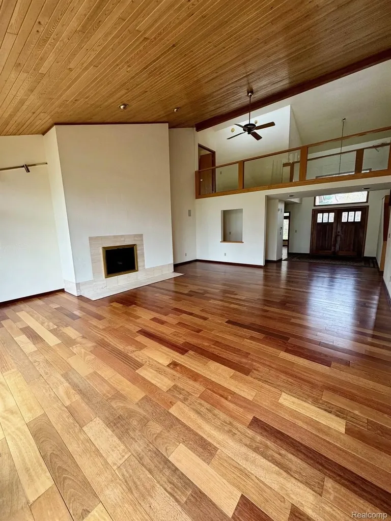 3234 Pine Lake Road West Bloomfield Charter Township MI 48324