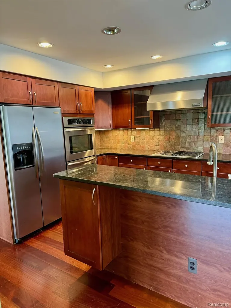 3234 Pine Lake Road West Bloomfield Charter Township MI 48324