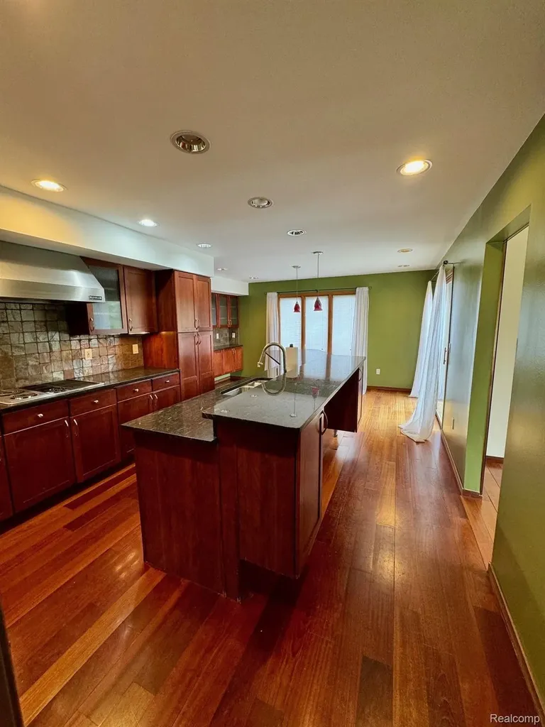 3234 Pine Lake Road West Bloomfield Charter Township MI 48324