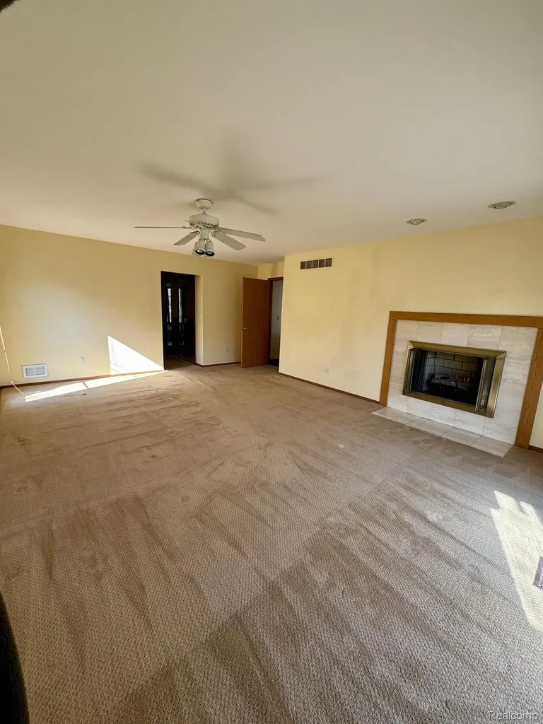 3234 Pine Lake Road West Bloomfield Charter Township MI 48324