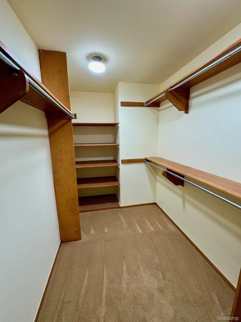 3234 Pine Lake Road West Bloomfield Charter Township MI 48324